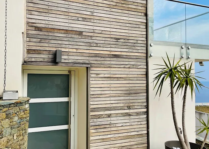 Casa La Vista Homestay *